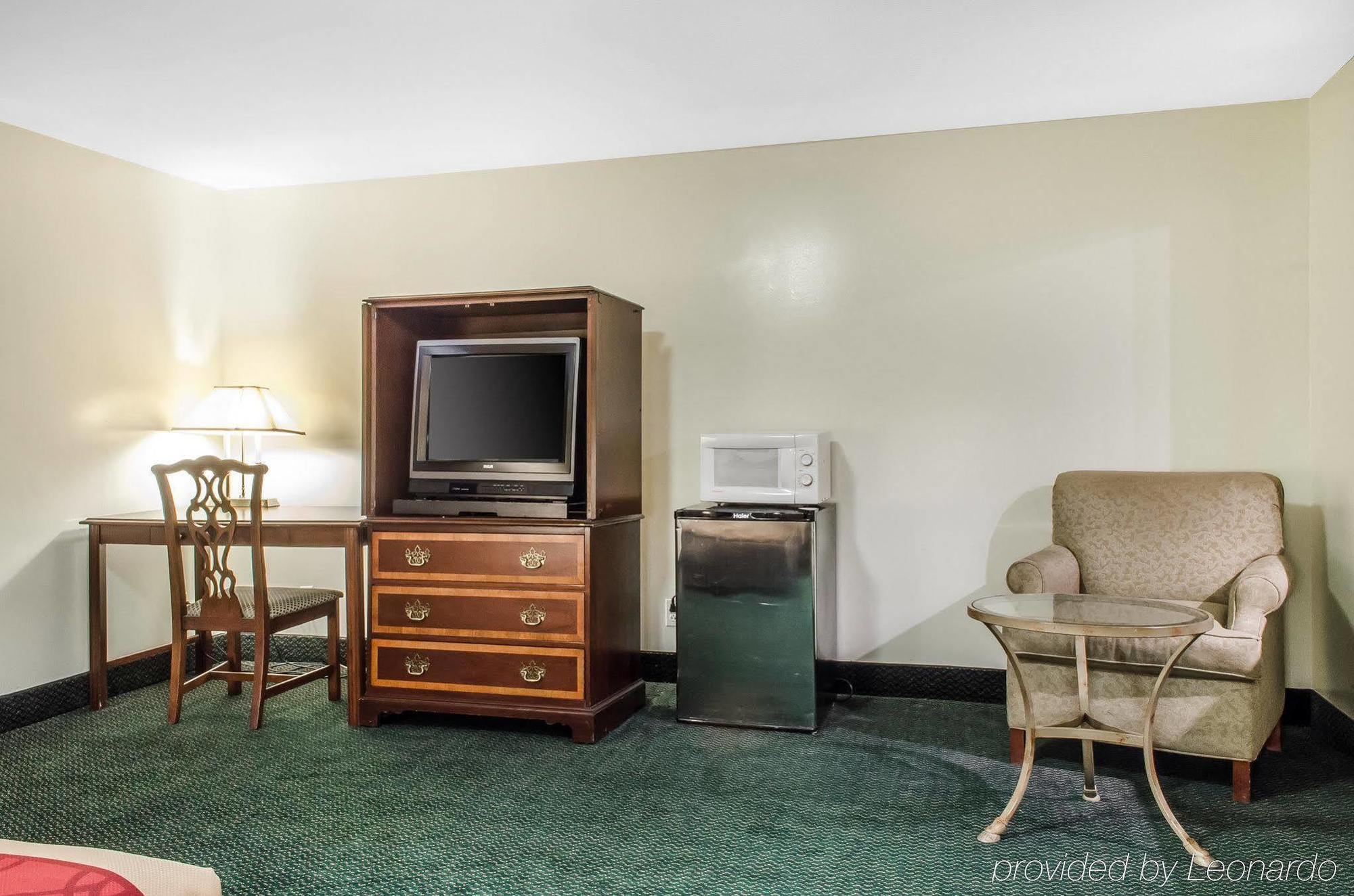 Econo Lodge Inn & Suites Denver Ngoại thất bức ảnh