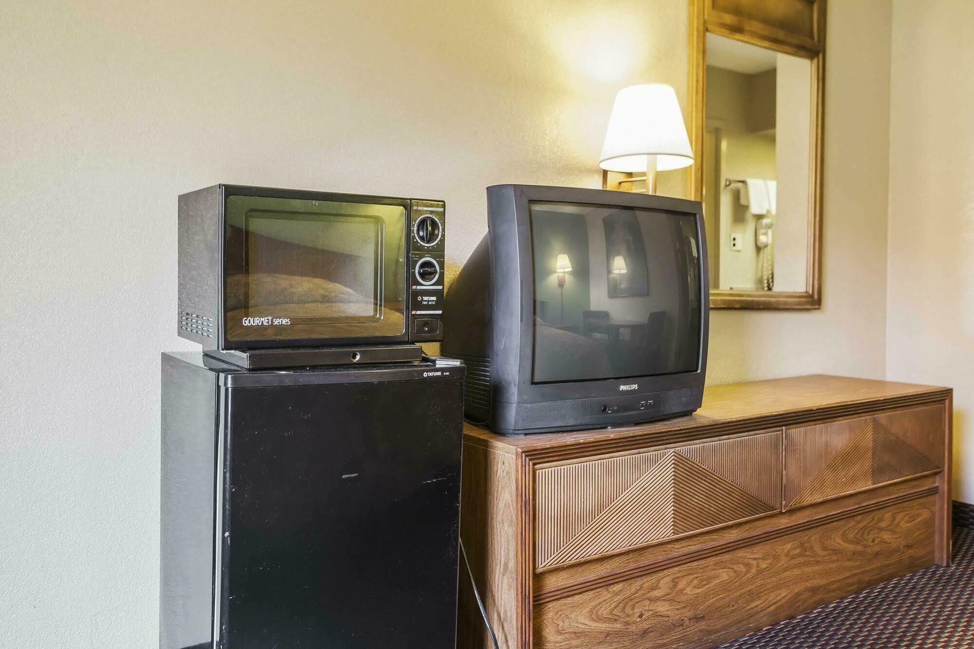 Econo Lodge Inn & Suites Denver Ngoại thất bức ảnh