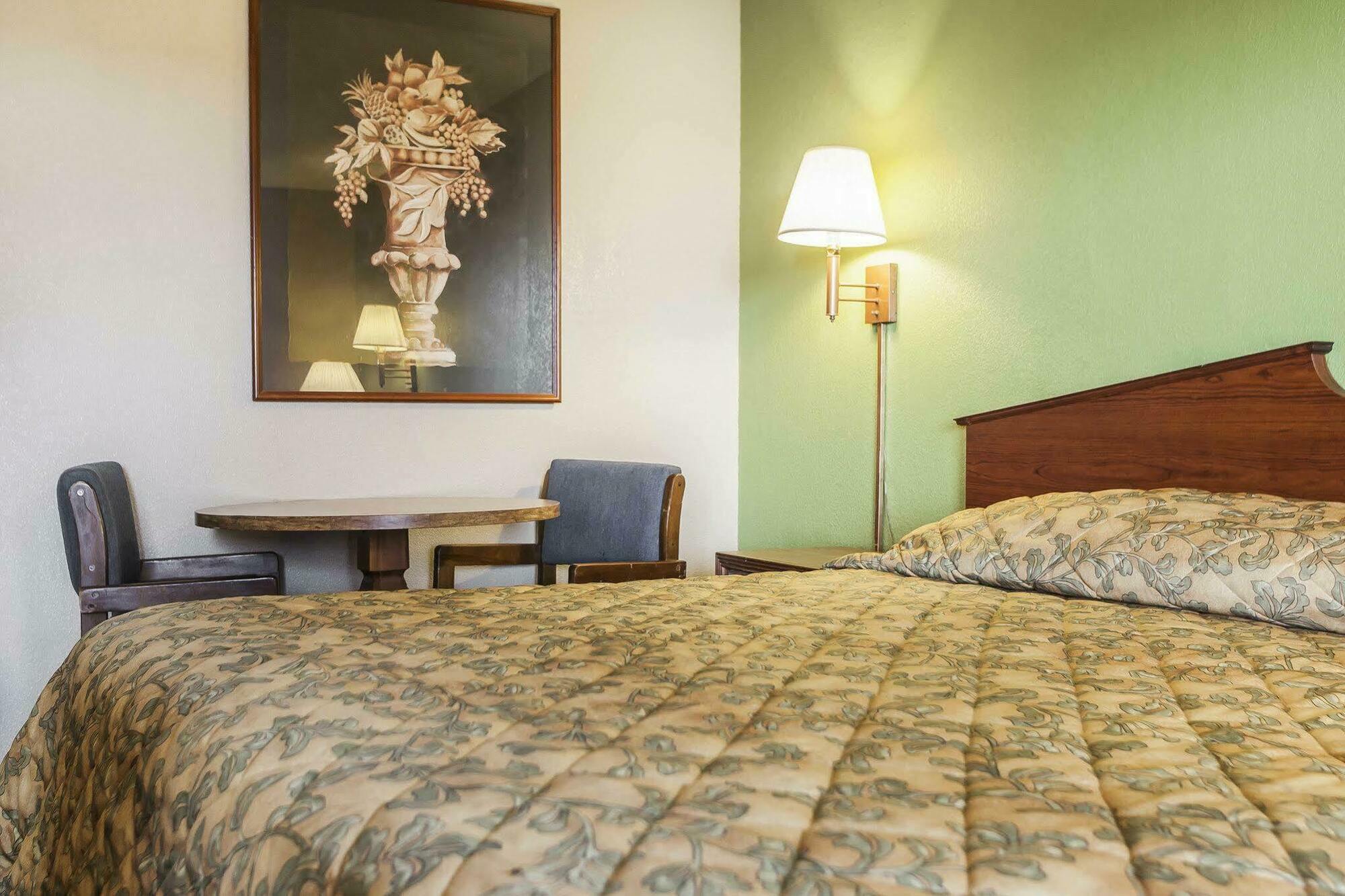 Econo Lodge Inn & Suites Denver Ngoại thất bức ảnh