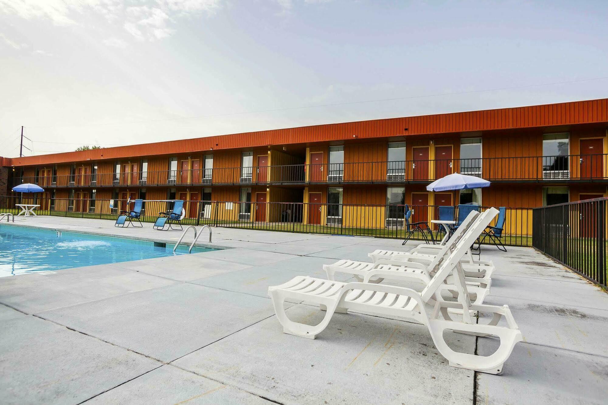 Econo Lodge Inn & Suites Denver Ngoại thất bức ảnh